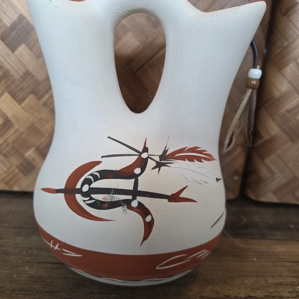 Native American Indian Pottery Feather Arrow Wedding Vase 7.5